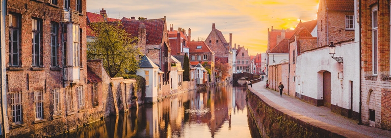 belgium-bruges-sunset-next-to-canal