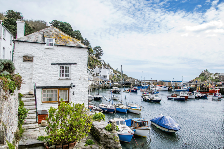 England-cornwall-fishing-village-boats